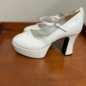 Funtasma Mary Jane Pump, White, Size 10